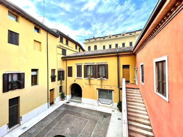 Domus Verona - Ampia Moderna Casa Su 2 Piani Nel Cuore Di Верона Экстерьер фото