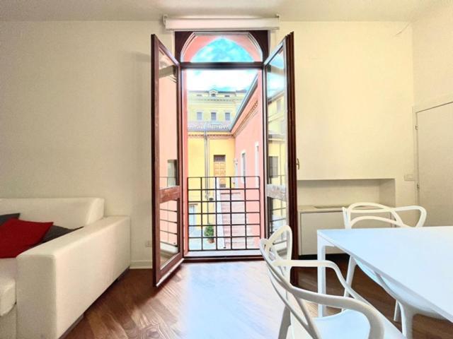 Domus Verona - Ampia Moderna Casa Su 2 Piani Nel Cuore Di Верона Экстерьер фото