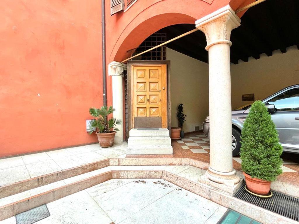 Domus Verona - Ampia Moderna Casa Su 2 Piani Nel Cuore Di Верона Экстерьер фото